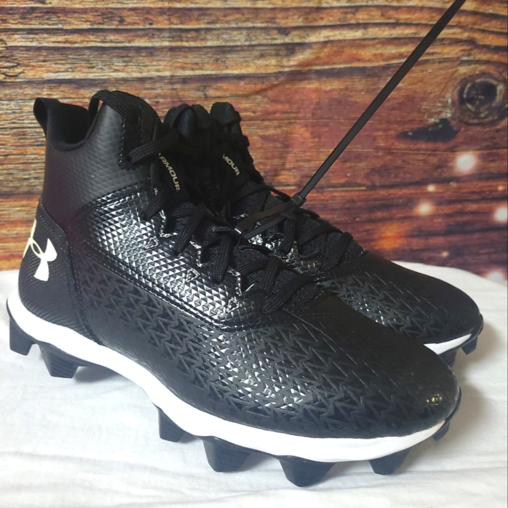 Under Armour Youth Hammer Mid Football cleats